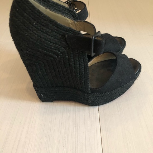 Shoes - Picture 3 of 4